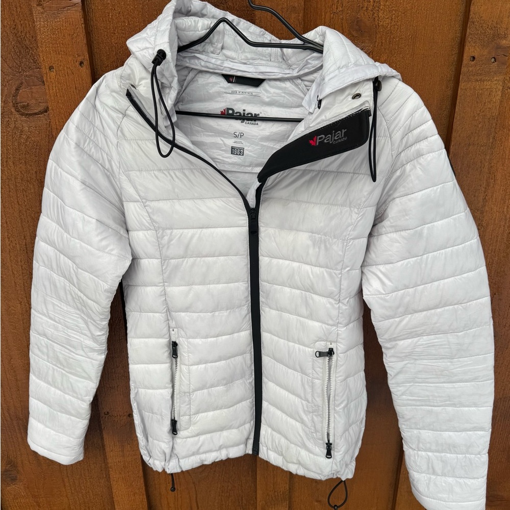 Women’s small pajar Canada White puffer light packable jacket